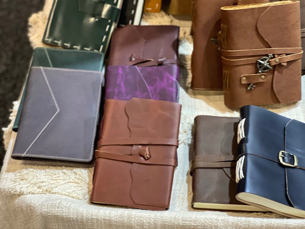 Set of 4* A5 Leather Journals Notebook Sketch Book Travel Holiday Journal Gift for Her Him Christmas Fathers Mothers Day